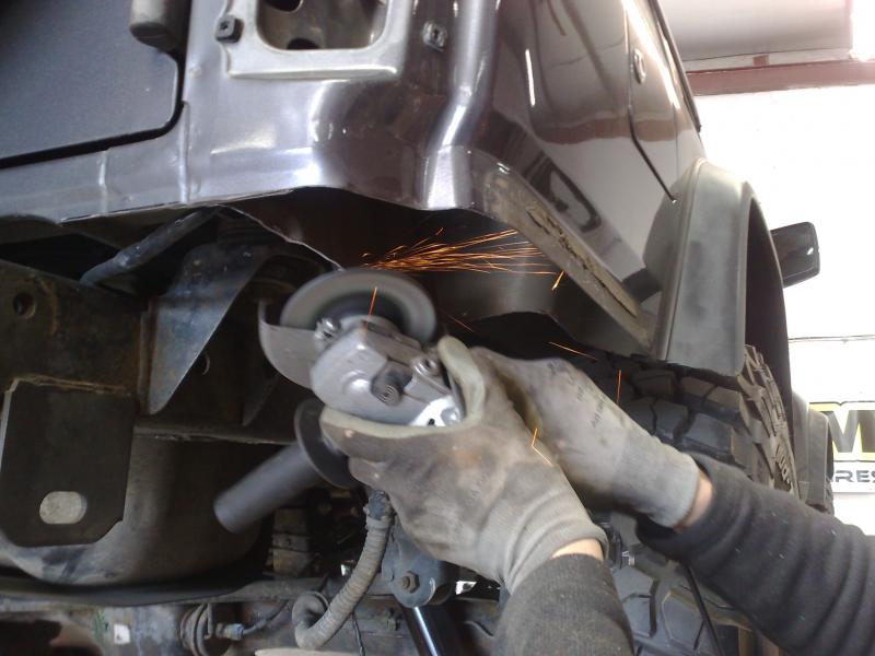 ca fait mal au coeur, mais vive la disqueuse, et merci à Franck de MTP 4X4 pour son aide.