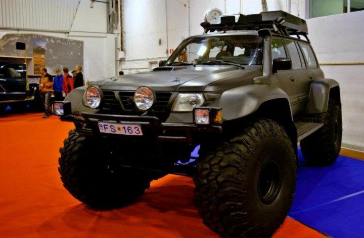 iceland truck ..jpg