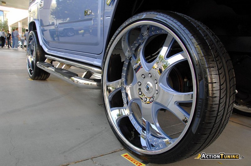 hummer_h2_jantes_30_pouces_sema_show_action_tuning.jpg