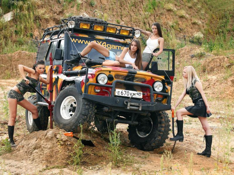 UAZ4x4Girls1024.jpg