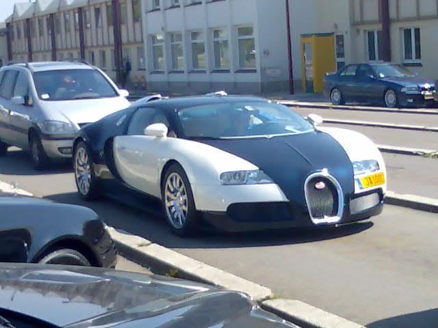 Veyron de face.jpg