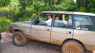 Bon aprés un dégeantage et une barre panhard HS... Il ne reste plus que le Range!!!! Le plus dur est de trouver la marche AR!!!!